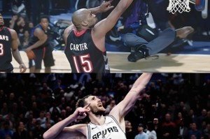 星空体育APP-三分之一邓肯！马刺中锋的蜕变！